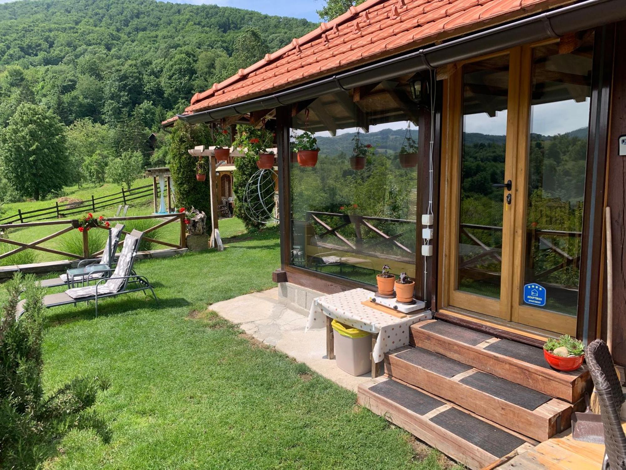 Apartmani Lunija Gornji Milanovac Extérieur photo