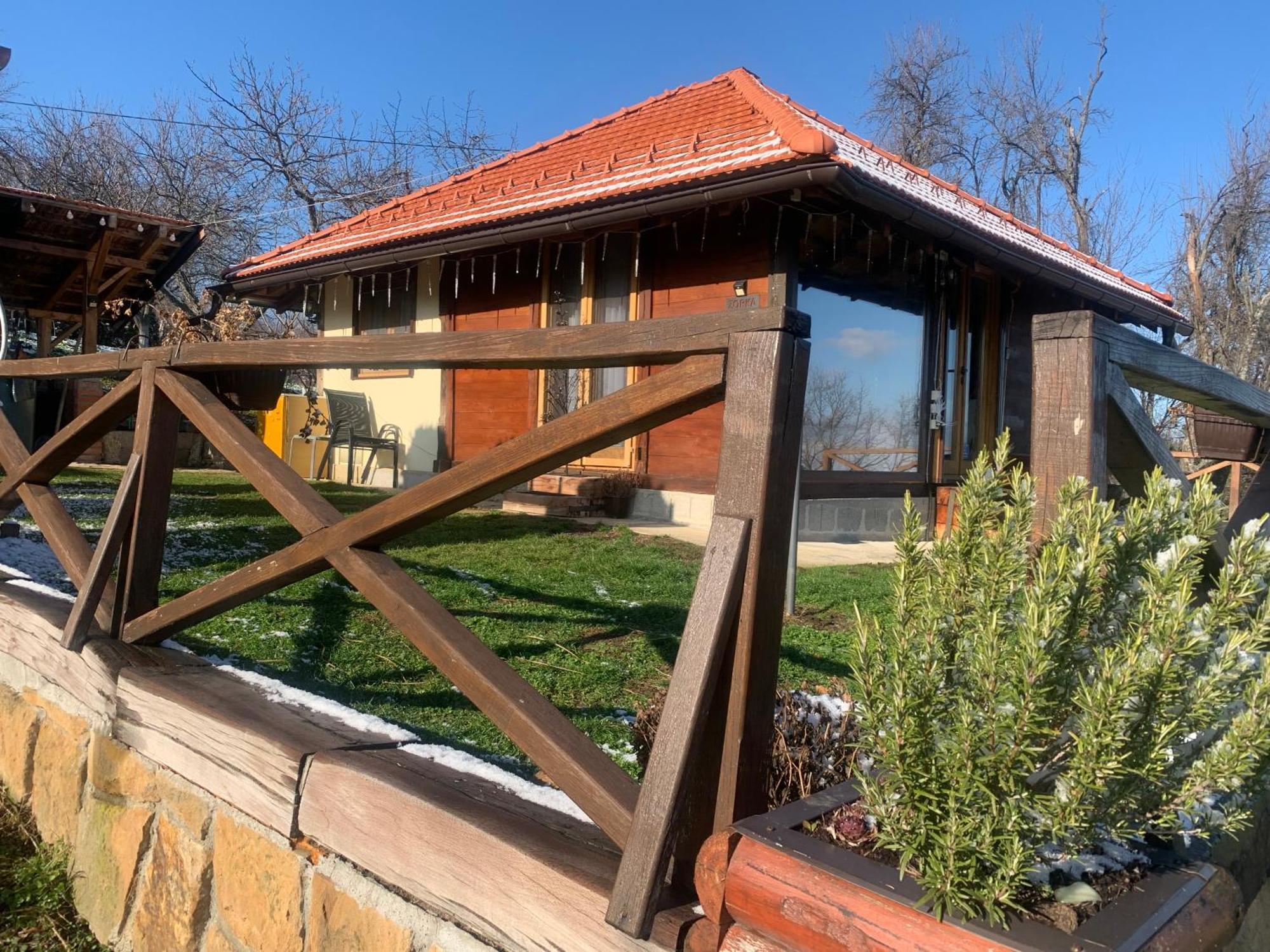 Apartmani Lunija Gornji Milanovac Extérieur photo